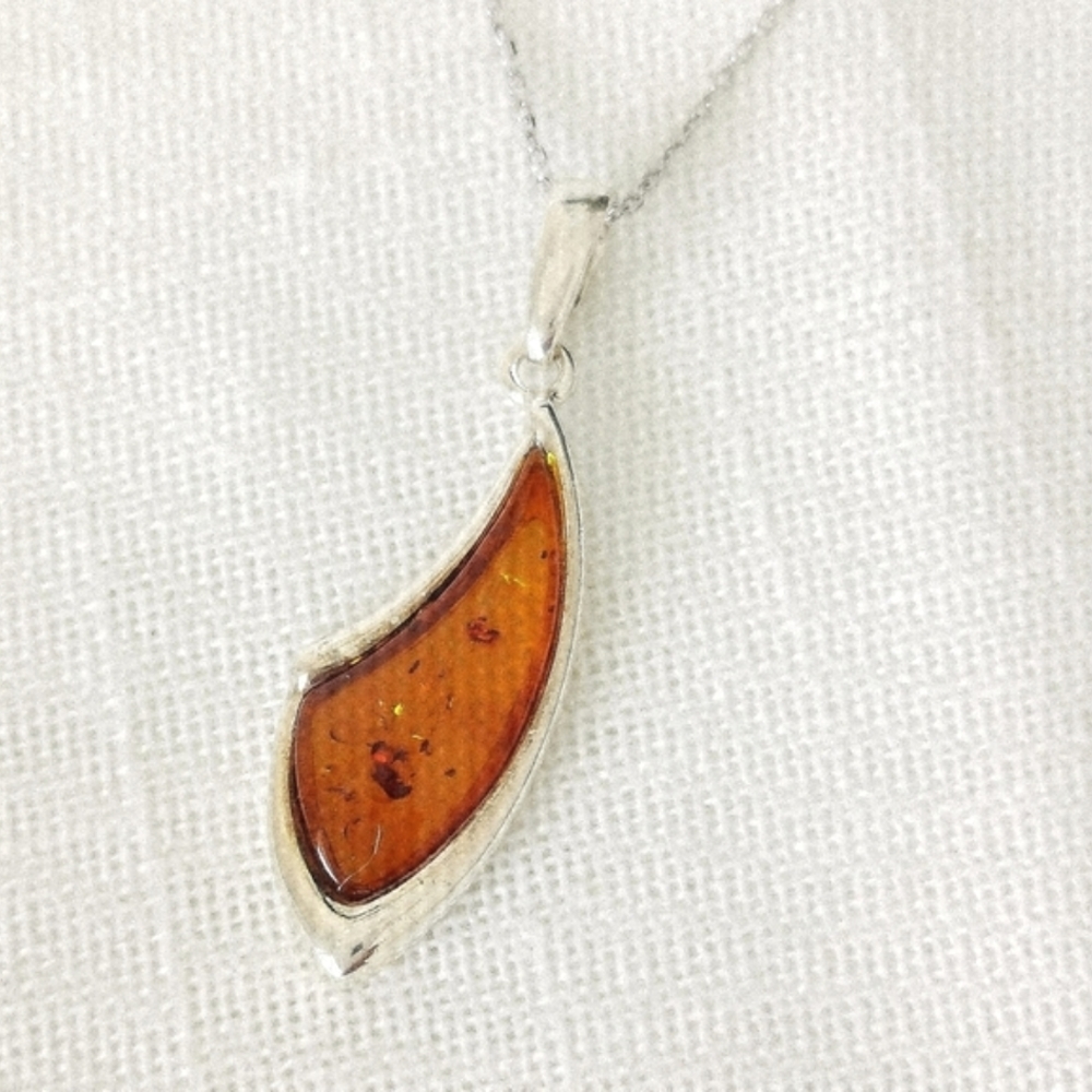 NWT Baltic Amber pendant necklace in Sterling Silver